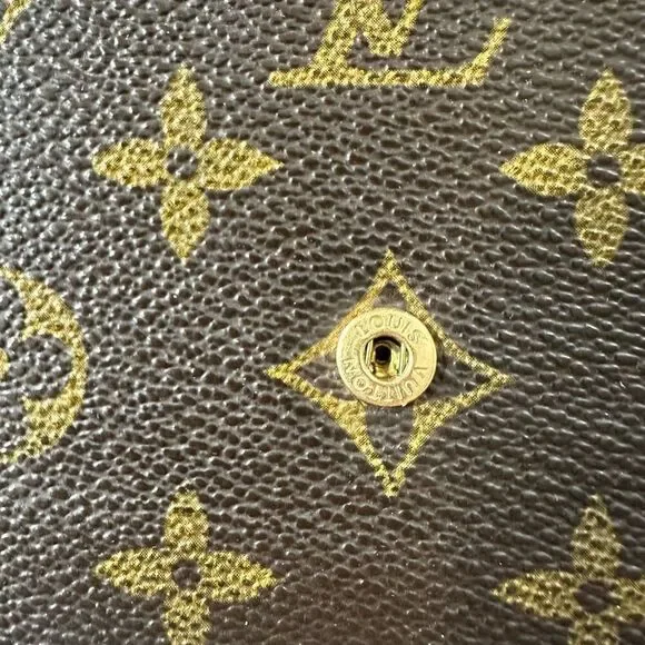 Vintage Louis Vuitton Monogram Sarah Wallet - Picture 6 of 14